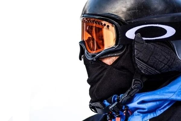 Cylindrické snowboardové brýle obrázek do textu