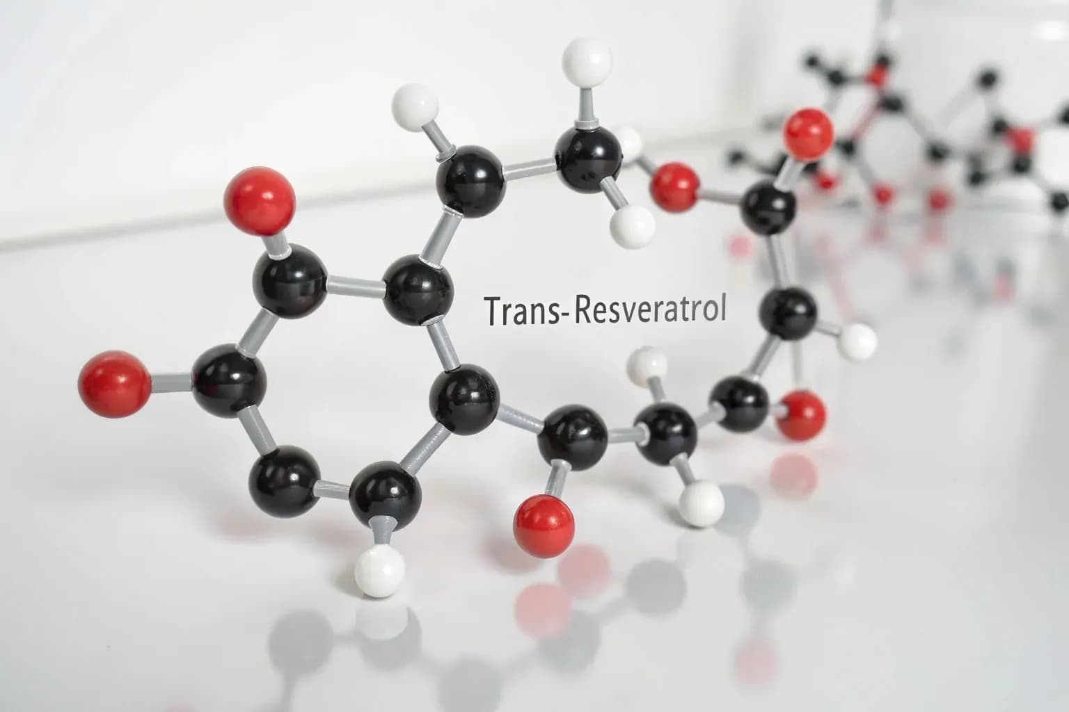 Resveratrol - chemické složení