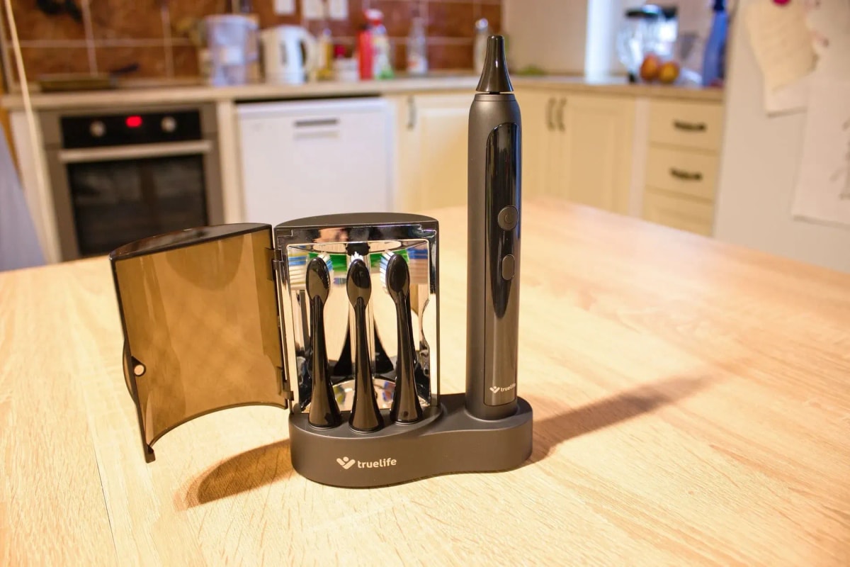 recenze SonicBrush K150 UV sonický kartáček