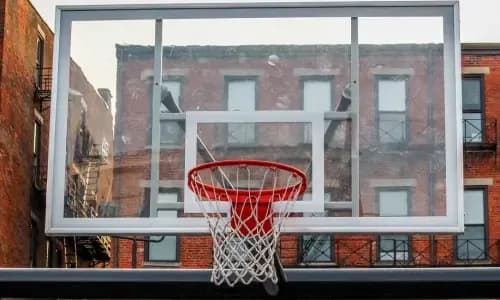 Basketbalový koš na hřišti – srovnání a test košů na basket