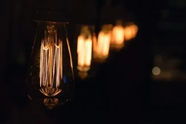 Filamentová LED zářivka – recenze a srovnání LEDEK