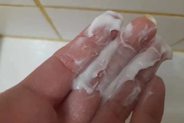 Konzistence masky na vlasy pro lesk a hebkost Venira