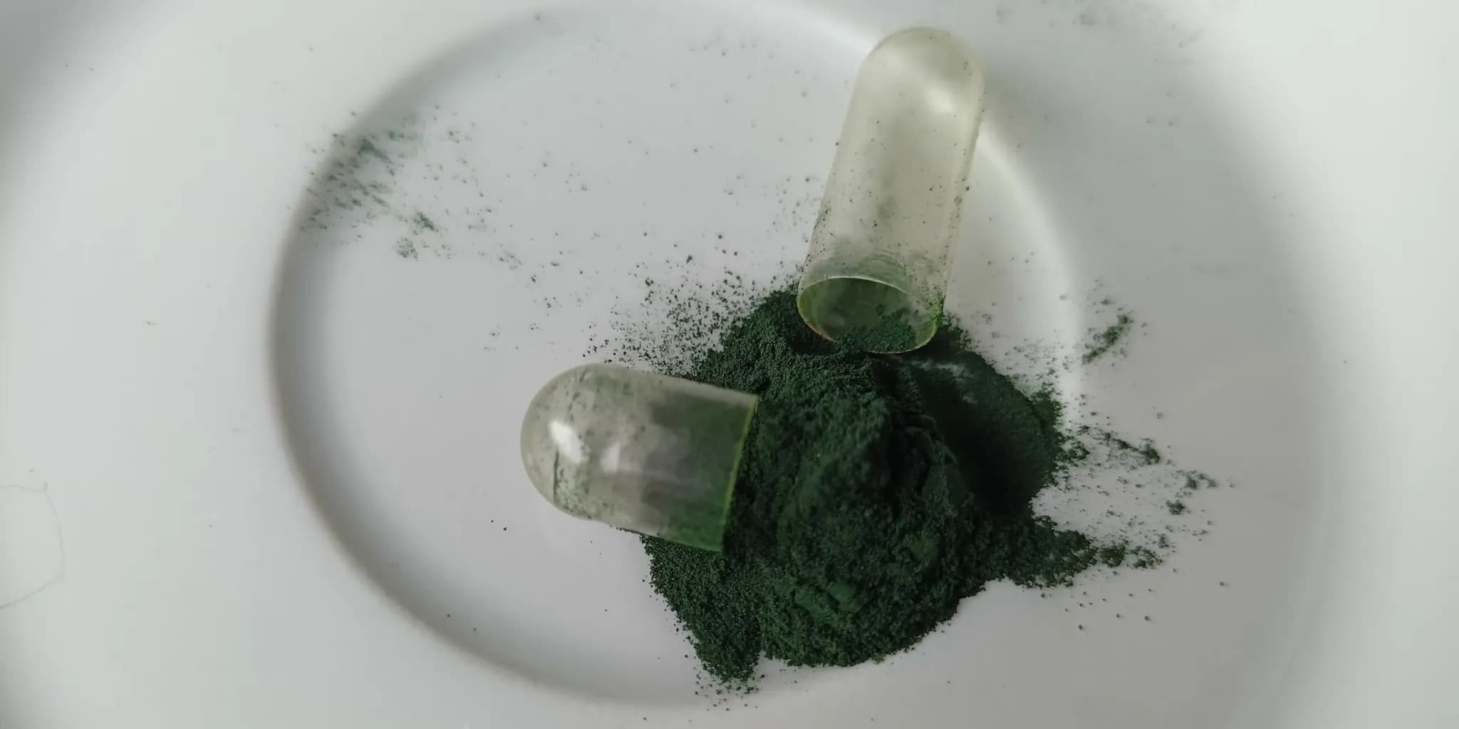 Blendea Spirulina - vysypaná kapsle