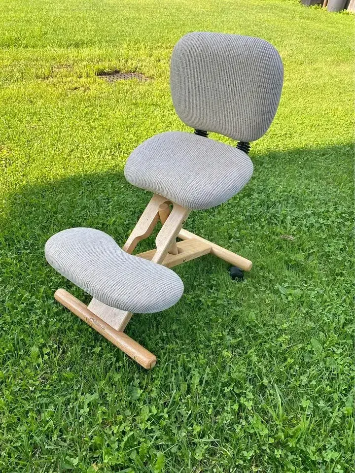 Klekací židle šedá sedačka