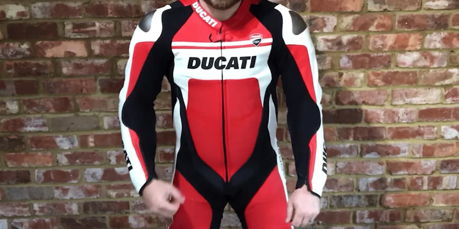Kombinézy na motorku - červená