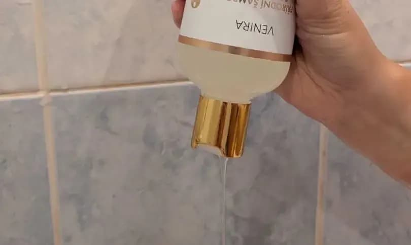 Venira přírodní šampon s kolagenem konzistence