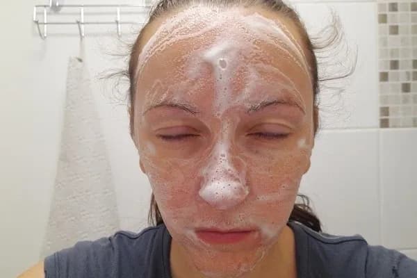 Nanesená obličejová mycí pěna Venira recenze