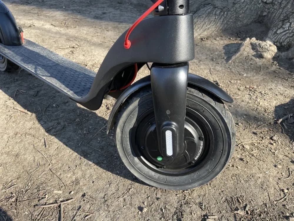 Recenze a test elektrokoloběžky Aerium HX8 – dojezd a jízdní vlastnosti
