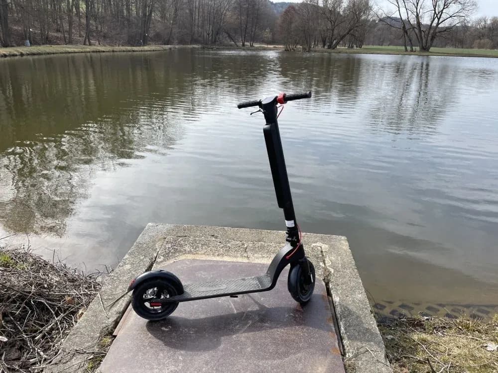 Recenze a test elektrokoloběžky Aerium HX8 – na výletě