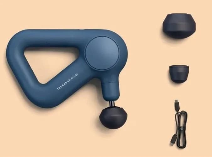 Recenze masážní pistole Therabody Theragun Relief - design a nástavce