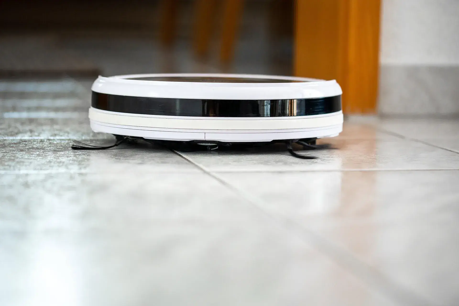 Robotický vysavač - vysávání podlahy