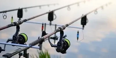 Nejlepší rybářské navijáky na kapry, dravce i sumce