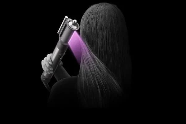 Funkce rychlého vysoušení kulmofénu Dyson Airwrap
