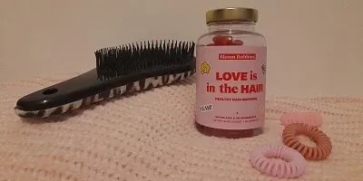 Bloom Robbins love is in the hair