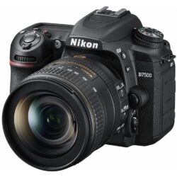 Recenze Nikon D7500