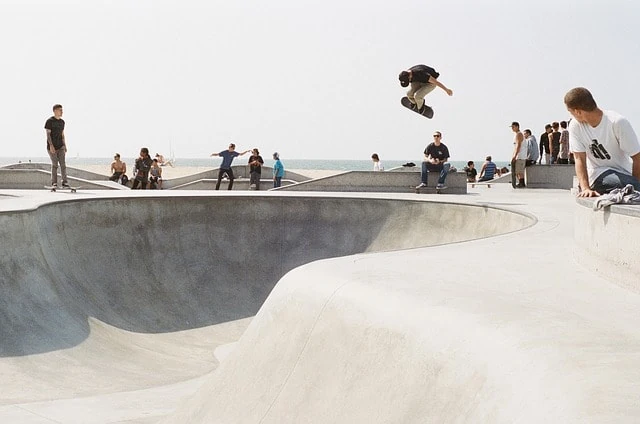 Pool/bowl pro skateboarding