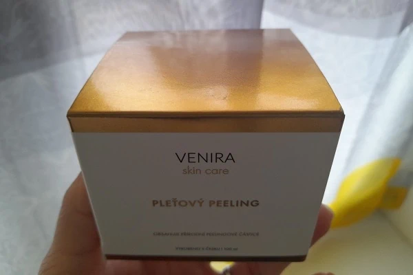 Pleťový peeling Venira recenze krabička produktu