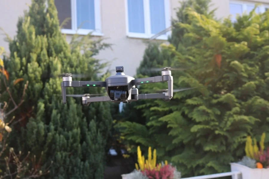 Dron AERIUM SG MAX GPS v letu
