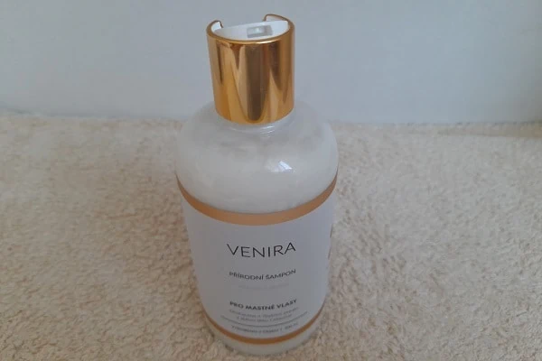Nálevka přírodního šamponu pro mastné vlasy Venira recenze