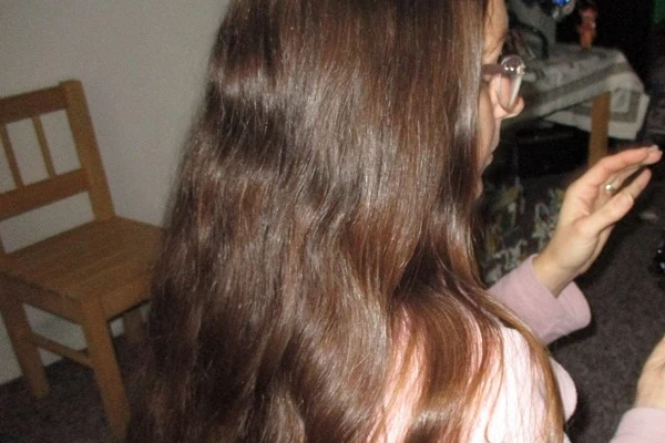 Vlasy po použití přírodního šamponu pro mastné vlasy Venira recenze