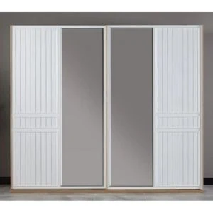 šatní skřín s posuvnými dveřmi a zrcadlem