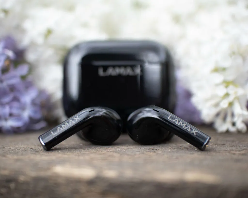 Recenze bezdrátových sluchátek LAMAX Clips1 - detail sluchátek