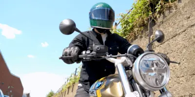 Nejlepší retro helmy na motorku 2024 + Jak vybrat