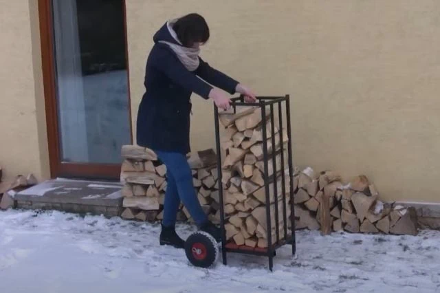 zahradní vozík na dřevo