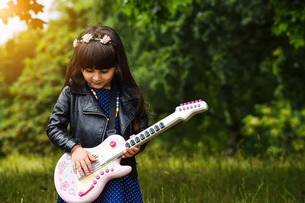 Kytara hračka pro děti
